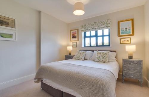 Stansted House | 2 Hilltop Cottages