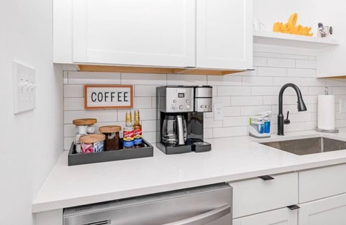 Indianapolis House | 2 Homes in 1! 2 SPAs, Sleeps 16, Near Downtown!