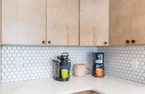 East Nashville House | 2 Homes Side by Side , Sleeps 24- Mins to Broadway