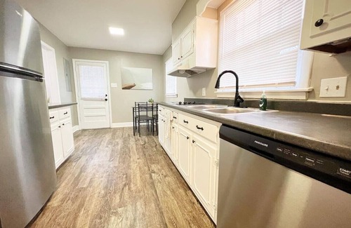 East Memphis House | 2 houses 8 rooms central locatio