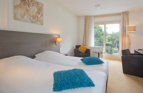 De Bult Hotel | 2 Ideal Rooms w/Balcony | Theme Park & Nature Reserve Nearby