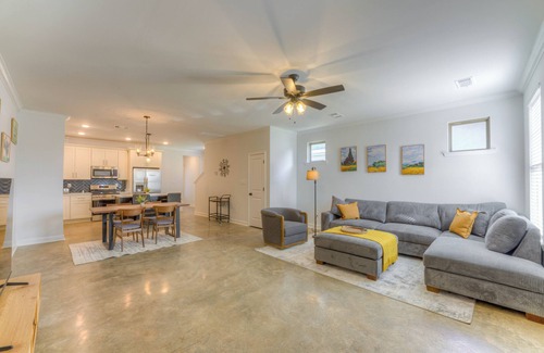 Downtown Memphis House | 2-in-1 Home! Entire Duplex for Your Private Stay
