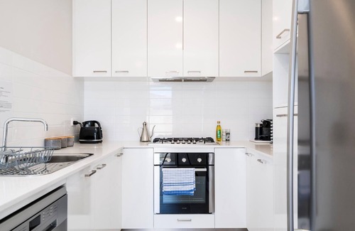Innaloo Apartment | 2 Inspired Innaloo sleeps 4 - Netflix, Style & Class for Family of 4 or 2 Couples