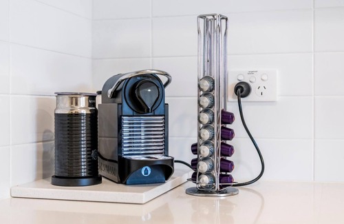 Innaloo Apartment | 2 Inspired Innaloo sleeps 4 - Netflix, Style & Class for Family of 4 or 2 Couples