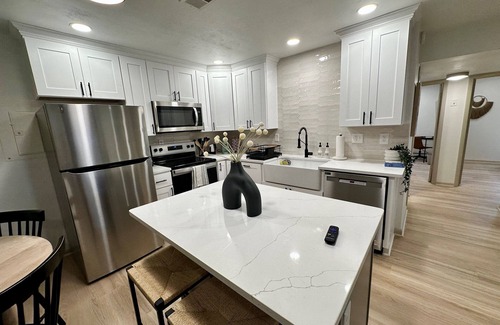 East Ocean View Apartment | 2 king beds -2nd floor walk 2 beach apt1