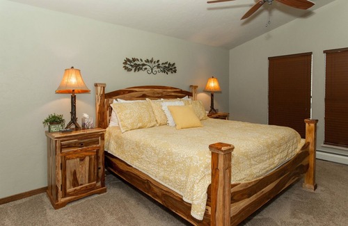 Dillon Condo | 2 King Beds - Million $$ Lake & Mountain View