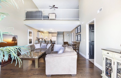 Osage Beach Condo | 2 Kings, 2 Queens, Ledges Point Loft Condo! Million Dollar View & Free Wi-Fi!