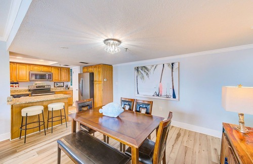 Redington Shores Condo | 2 Kings! Pool & Beach View! Updated, Steps to Sand - 502