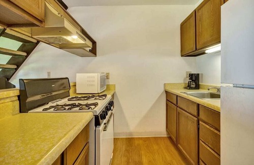 Kaunakakai Condo | 2-Level OF W/Lanai, WiFi and Kitchen–Molokai Shores