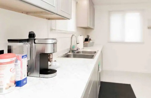 SeaTac House | 2 LG BD, In a private home, close to the Airport/Boeing