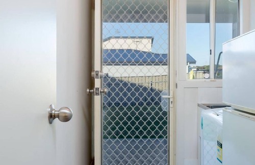 Hayborough House | 2 living areas and bathrooms. Short Walk to beach.
