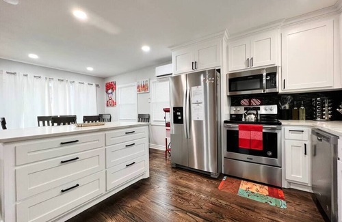 Cherry Street House | 2 Luxury Homes | Utica Square | 5 BR & 4 BA