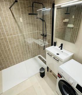 Saint-Maximin House | 2 maisons 2 piscines idéal groupes & familles