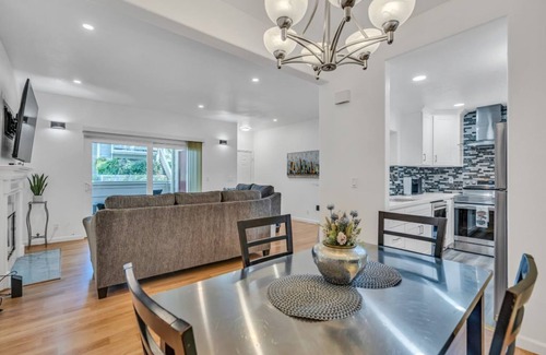 San Ramon Condo | 2 Master suites ground floor, garage + parking spot, w/d in unit, wi-fi, Netflix