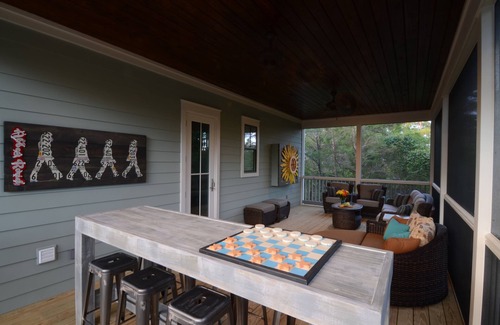Lakeside at Blue Mountain Beach House | 2 Master Suites, 4 Bedroom, Five ★ Home, Gourmet Kitchen - short walk to beach