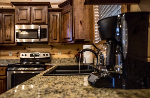 Hochatown Cabin | 2 Master Suites W/king Beds. Hot tub, and Fireplace A Luxury Cabin