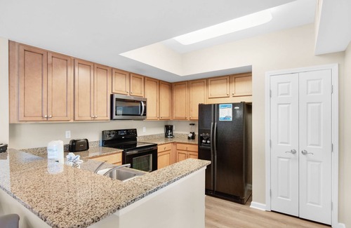 Fort Walton Beach - Destin Condo | 2 Masters~Pool Views~Lagoon Pool~Free Shuttle 2 Beach~Palms Resort 2315 Full 2BR