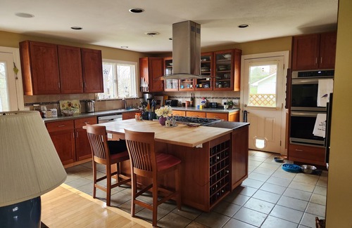Blacksburg House | 2 mi from VT campus. Great house - football games, graduation, or campus visits.