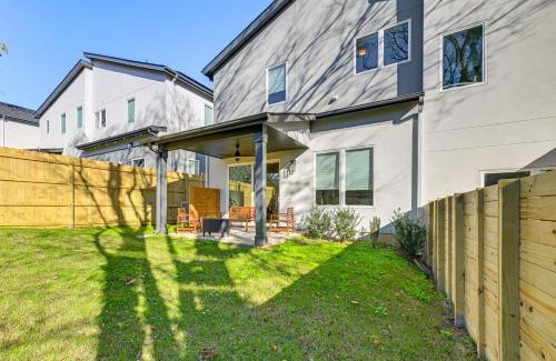 Biddleville House | 2 Mi to Bank of America Stadium Townhome with Patio