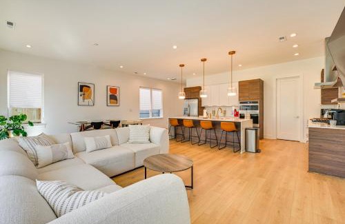 Biddleville House | 2 Mi to Bank of America Stadium Townhome with Patio