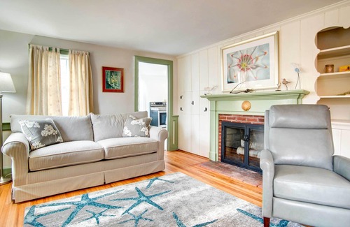 Hyannis Cottage | 2 Mi to Beach: Coastal Retreat in Hyannis!