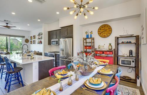 Central San Pedro House | 2 Mi to Beach Luxe LA-Area Townhome with Balcony