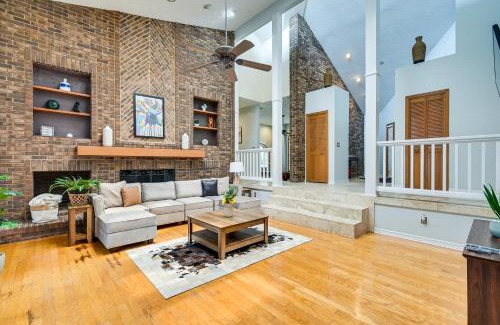 Temple Crest House | 2 Mi to Busch Gardens Retreat in Scenic Community