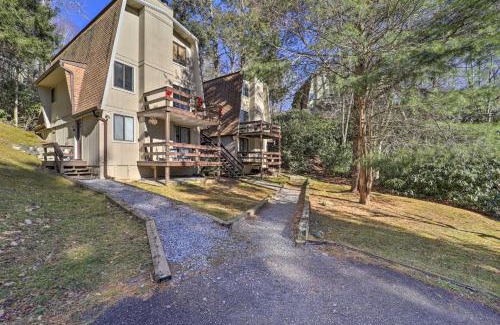 Banner Elk House | 2 Mi to Dtwn Banner Elk Mtn Townhome with Deck!