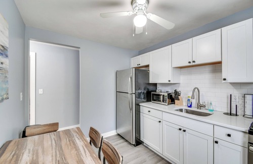 Syracuse Apartment | 2 Mi to Dtwn Syracuse: Cozy Updated Apt!