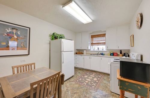 Corvallis Apartment | 2 Mi to Fly Fishing: BBQ-Ready Corvallis Apartment