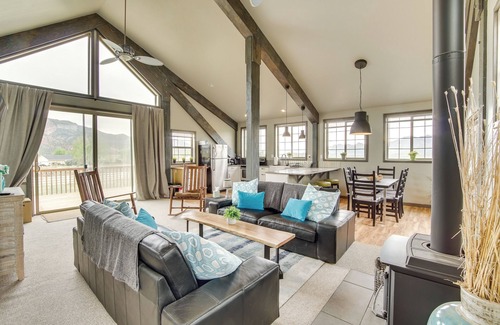 New Harmony Apartment | 2 Mi to Kolob Canyons: Serene Studio w/Views