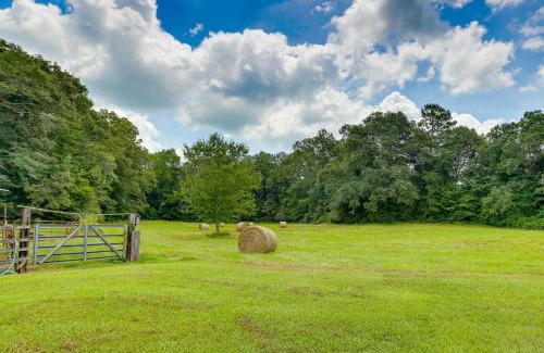 Lineville House | 2 Mi to Lake Lineville Farmhouse with Fire Pit