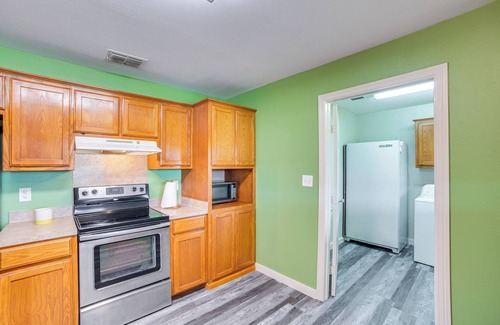 Dogwood House | 2 Mi to Lake Monticello: Home w/Large Decks!