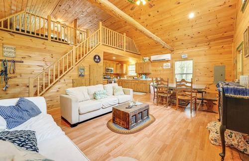 Standish Cabin | 2 Mi to Marina & Beach: Frye Island Retreat!
