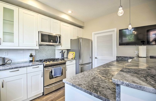 Le Droit Park House | 2 Mi to National Mall: Modern DC Retreat w/Patio