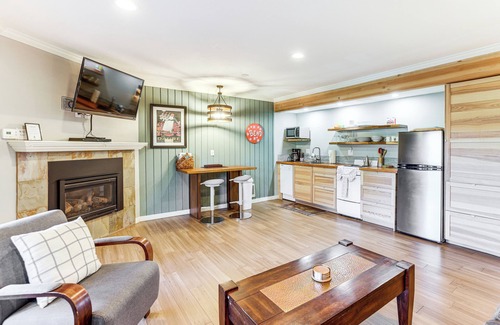 Century West Condo | 2 Mi to Riverfront Trails: Bend Condo w/Balcony!