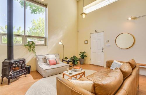 Santa Fe House | 2 Mi to Santa Fe Plaza Bright and Airy Townhome!