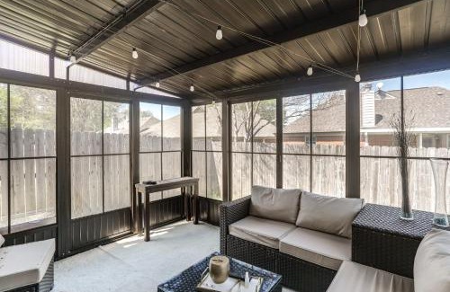 Cordova House | 2 Mi to Shelby Farms Charming Family Home with Yard