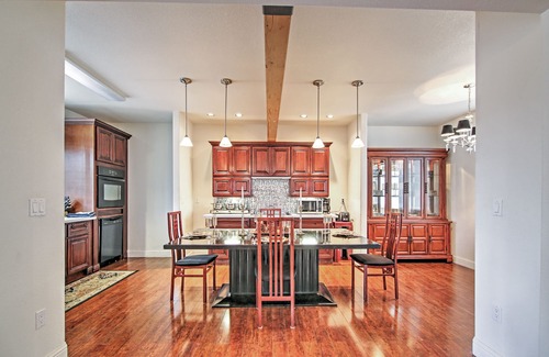 South Lake Tahoe House | 2 Mi to Shore: Luxe South Lake Tahoe Lodge
