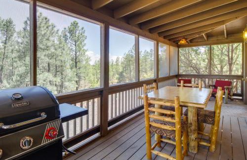 Show Low House | 2 Mi to Show Low Lake Scenic Cabin with Balcony