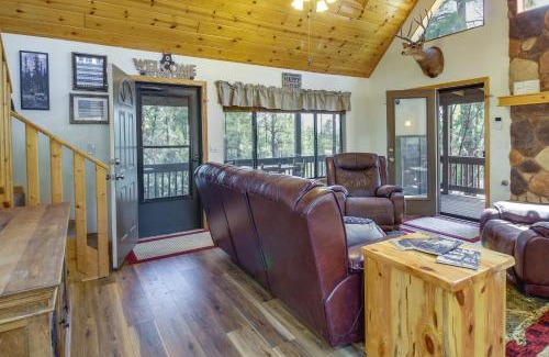 Show Low House | 2 Mi to Show Low Lake Scenic Cabin with Balcony