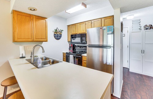 Notch Estates Condo | 2 Mi to Silver Dollar City: Reed Springs Condo