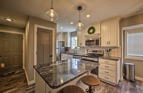Indian Point Condo | 2 Mi to Silver Dollar City: Branson Resort Condo