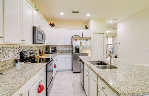Vero Beach House | 2 Mi to Vero Beach Outlets: Townhome w/Pool