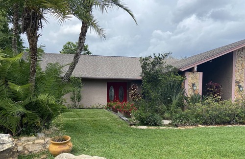 Palm Harbor House | 2 miles from best beach in U.S , close to best restaurants and nightlife.