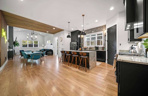 North Nashville House | 2 Miles from Broadway | Rooftop Lounge!