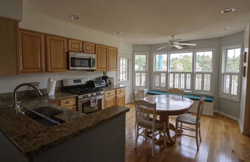 Savannah's Landing House | 2 Miles to Beach, Sleeps 8, 2 BR, 2 BA, with Community Pool, Tennis, Golf, & Other Free Activities