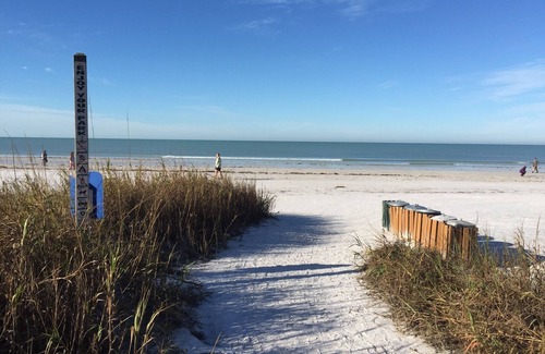 Gulf Gate Estates House | 2 Miles to Siesta Key
