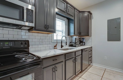 Lexington House | 2 Miles to UK-Downtown Lex + Close to Restaurants + Top Location & Neighborhood