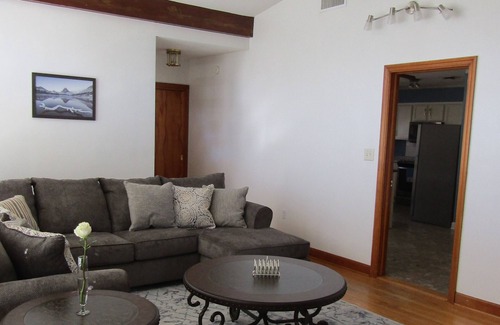 Glasgow House | 2 miles from NB State Park, James River, hiking trails and trout fishing!